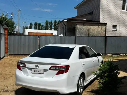 Toyota Camry 2014 года за 6 000 000 тг. в Актобе – фото 5