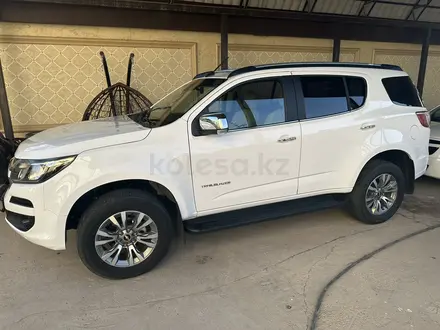 Chevrolet TrailBlazer 2022 года за 13 200 000 тг. в Шымкент – фото 2