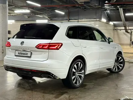 Volkswagen Touareg 2019 года за 32 500 000 тг. в Астана – фото 2