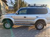 Toyota Land Cruiser Prado 2001 года за 8 300 000 тг. в Караганда – фото 2