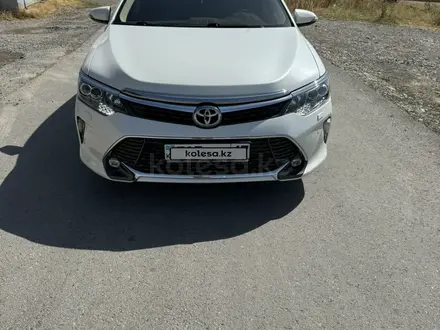 Toyota Camry 2017 года за 12 900 000 тг. в Шымкент – фото 11
