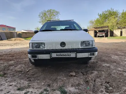 Volkswagen Passat 1993 года за 1 100 000 тг. в Уральск – фото 2