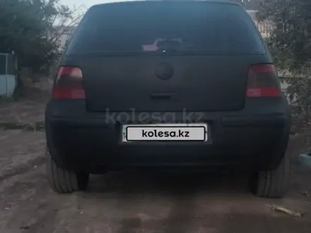 Volkswagen Golf 2001 года за 1 600 000 тг. в Жезказган – фото 2