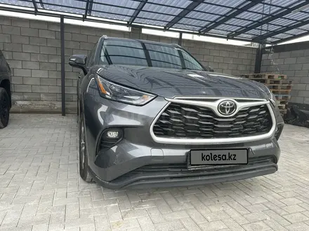 Toyota Highlander 2022 года за 21 500 000 тг. в Алматы