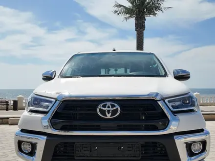 Toyota Hilux 2024 года за 24 200 000 тг. в Актау