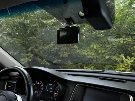 Kia K5 2018 года за 8 500 000 тг. в Алматы – фото 14