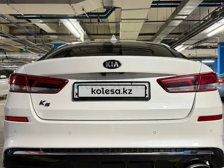 Kia K5 2018 года за 8 500 000 тг. в Алматы – фото 3