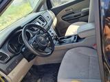 Kia Carnival 2015 года за 9 500 000 тг. в Астана