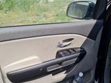 Kia Carnival 2015 года за 9 500 000 тг. в Астана – фото 2
