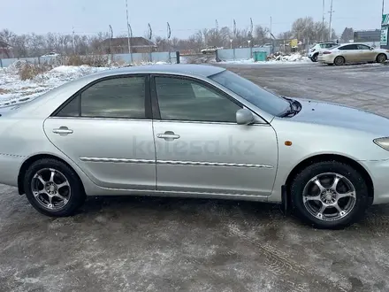 Toyota Camry 2004 года за 5 700 000 тг. в Актобе – фото 2