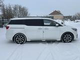 Kia Carnival 2016 года за 14 000 000 тг. в Караганда – фото 5