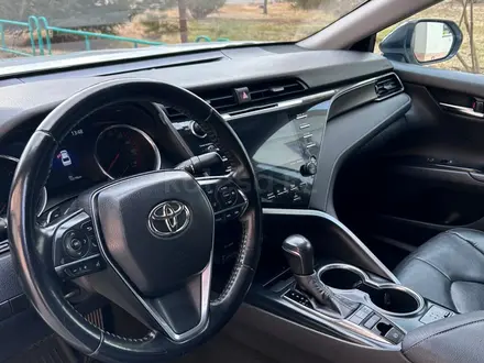 Toyota Camry 2019 года за 13 000 000 тг. в Алматы – фото 10