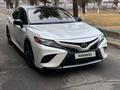 Toyota Camry 2019 года за 13 000 000 тг. в Алматы – фото 2