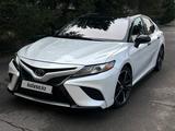 Toyota Camry 2019 года за 13 000 000 тг. в Алматы
