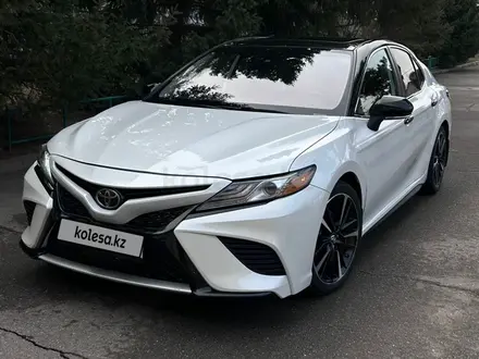 Toyota Camry 2019 года за 13 000 000 тг. в Алматы