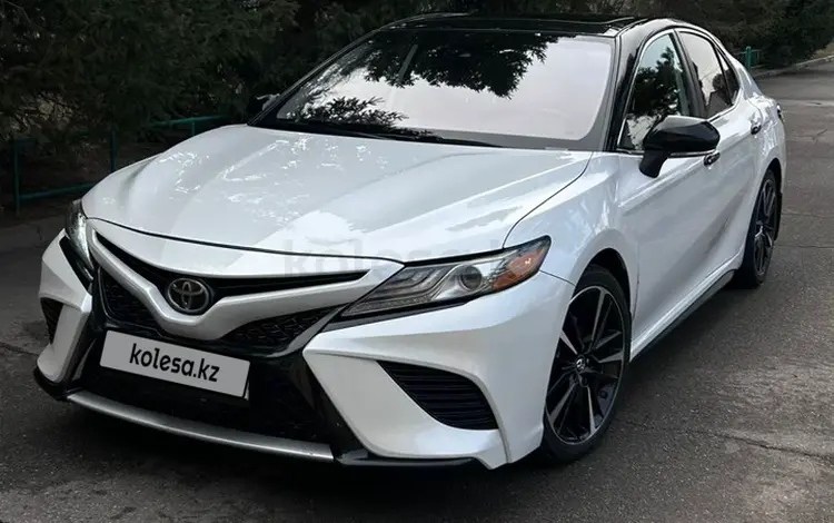 Toyota Camry 2019 года за 13 000 000 тг. в Алматы