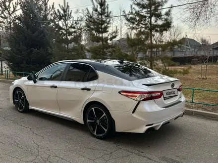 Toyota Camry 2019 года за 13 000 000 тг. в Алматы – фото 7