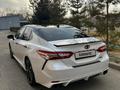 Toyota Camry 2019 года за 13 000 000 тг. в Алматы – фото 9