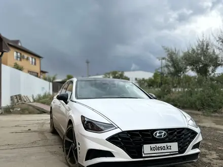 Hyundai Sonata 2022 года за 13 000 000 тг. в Атырау – фото 3