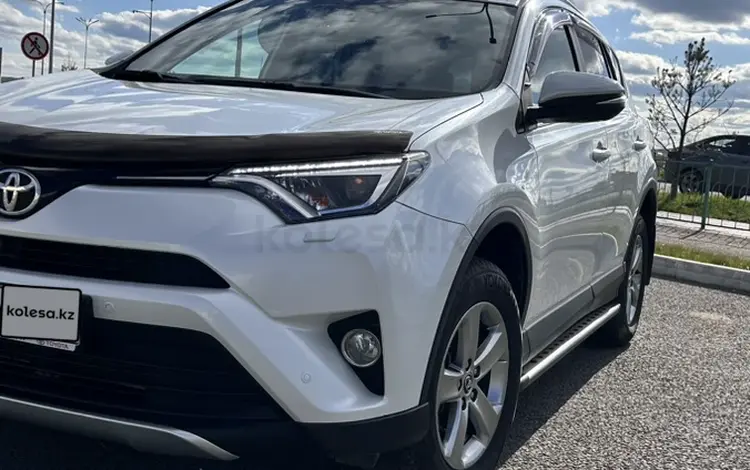 Toyota RAV4 2019 года за 13 900 000 тг. в Кокшетау