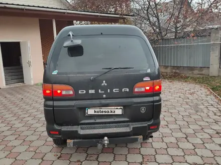 Mitsubishi Delica 2002 года за 7 000 000 тг. в Алматы – фото 3