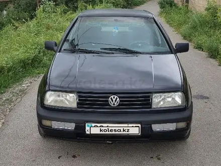 Volkswagen Vento 1994 года за 700 000 тг. в Шымкент