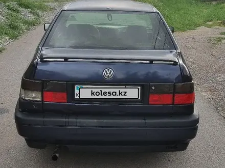 Volkswagen Vento 1994 года за 700 000 тг. в Шымкент – фото 4