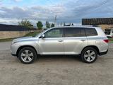 Toyota Highlander 2012 годаүшін9 800 000 тг. в Актау – фото 2