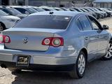 Volkswagen Passat 2005 года за 3 650 000 тг. в Актобе – фото 4