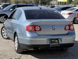 Volkswagen Passat 2005 года за 3 650 000 тг. в Актобе – фото 5