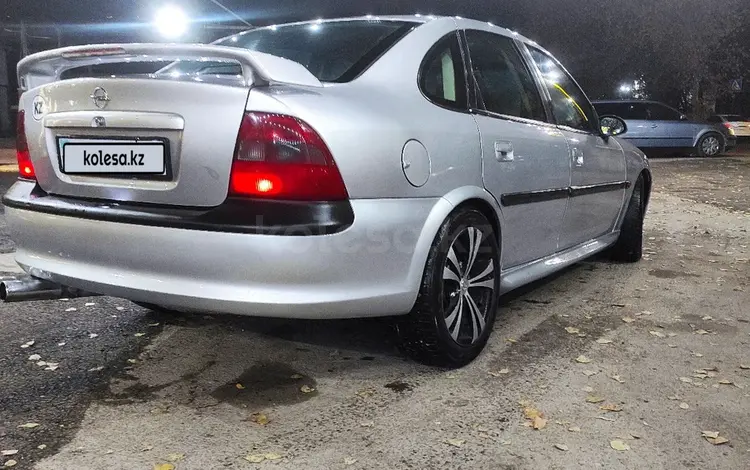 Opel Vectra 1998 годаүшін1 800 000 тг. в Тараз