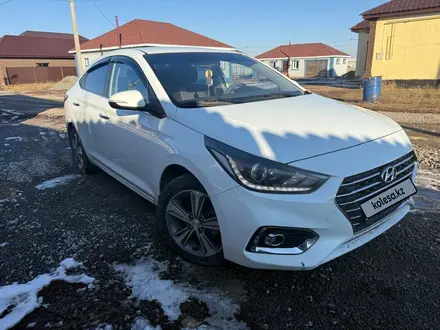 Hyundai Accent 2019 года за 7 500 000 тг. в Актобе – фото 2