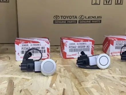Парктроники на Toyota за 7 000 тг. в Алматы