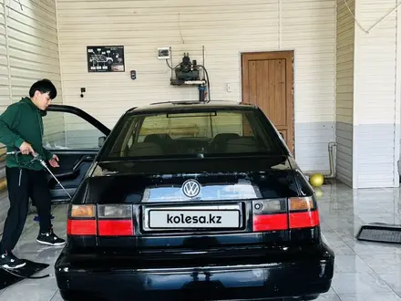 Volkswagen Vento 1996 года за 950 000 тг. в Кызылорда – фото 2