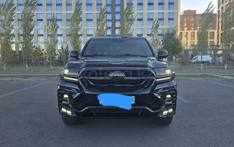 Toyota Land Cruiser 2018 года за 39 000 000 тг. в Астана