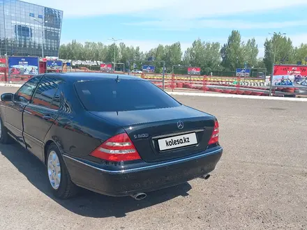 Mercedes-Benz S 600 2001 года за 10 000 000 тг. в Атырау – фото 11