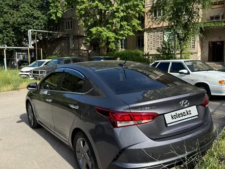 Hyundai Accent 2021 года за 8 300 000 тг. в Шымкент – фото 2