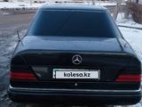 Mercedes-Benz E 220 1993 годаfor1 680 000 тг. в Жезказган – фото 2