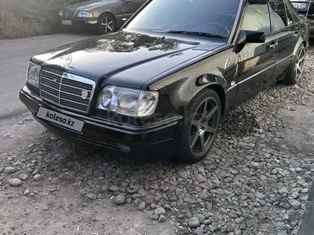 Mercedes-Benz E 500 1995 года за 14 500 000 тг. в Алматы – фото 3