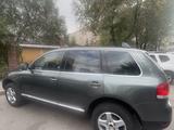 Volkswagen Touareg 2004 года за 4 200 000 тг. в Алматы – фото 5