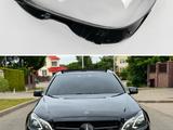 Стекло фары Mercedes W212 (2013-2017) за 33 000 тг. в Караганда