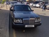 Mercedes-Benz E 220 1990 годаfor2 000 000 тг. в Алматы