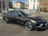 Hyundai Sonata 2023 года за 16 500 000 тг. в Астана – фото 2
