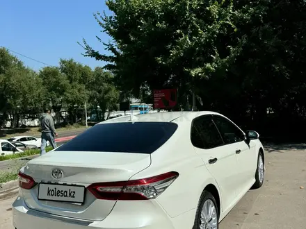 Toyota Camry 2019 года за 15 000 000 тг. в Алматы – фото 2