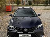 Toyota Camry 2021 года за 13 000 000 тг. в Шымкент