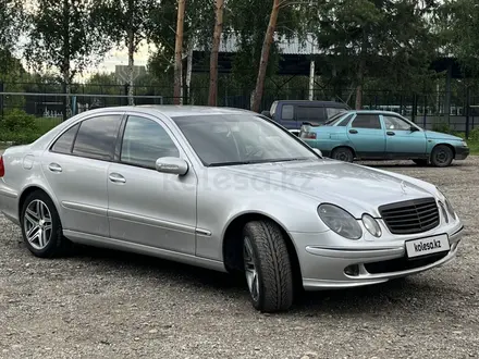 Mercedes-Benz E 240 2005 года за 6 300 000 тг. в Усть-Каменогорск – фото 3