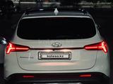Hyundai Santa Fe 2021 года за 16 000 000 тг. в Актау – фото 2