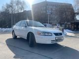 Toyota Camry 1997 года за 3 100 000 тг. в Алматы – фото 2