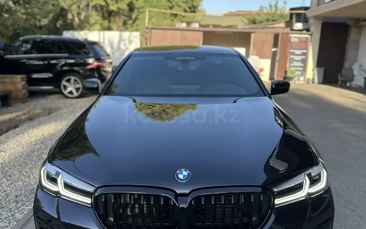 BMW 5 серия 2022 года за 25 000 000 тг. в Алматы