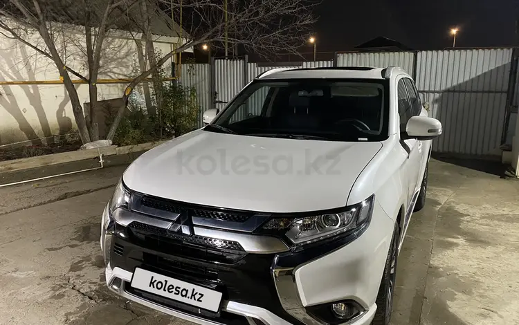 Mitsubishi Outlander 2022 годаүшін14 600 000 тг. в Атырау